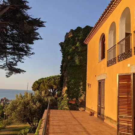Medieval Tower & By The Sea Вилла
